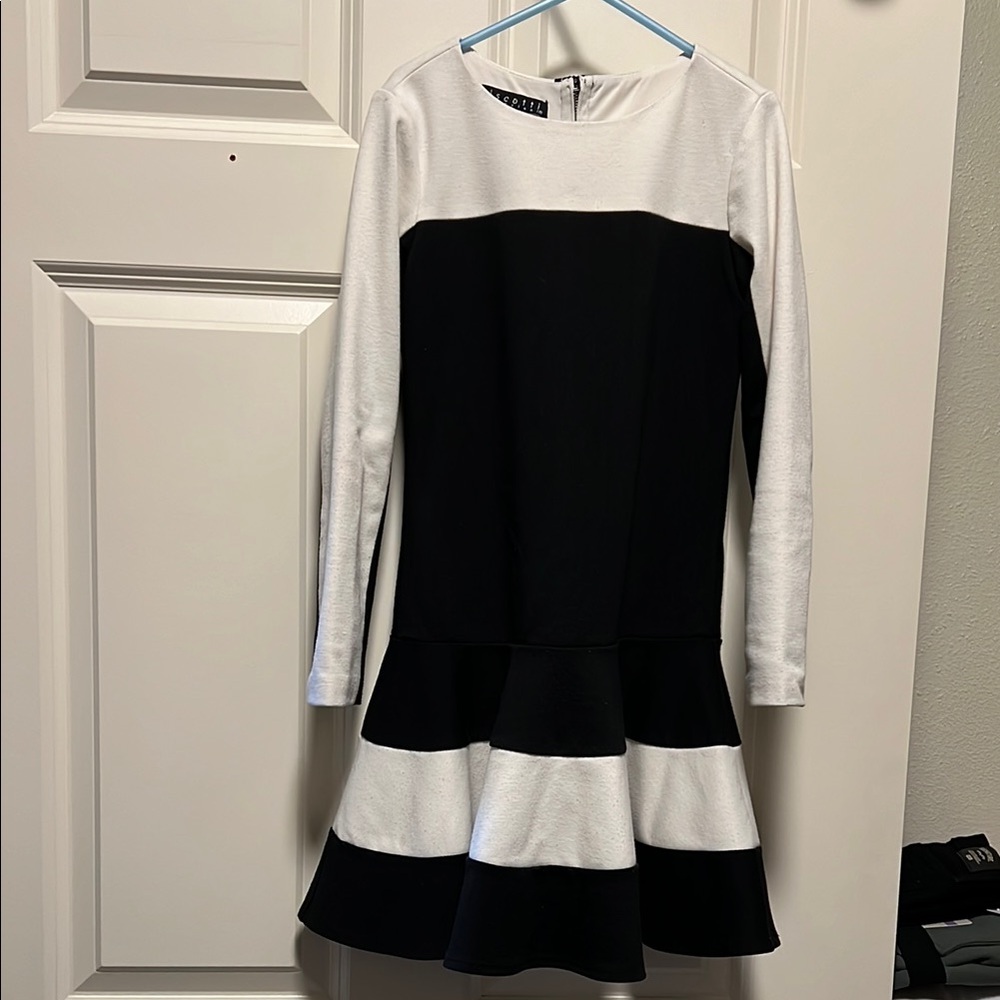 Biscotti Collezioni Elegant White and Black Dress